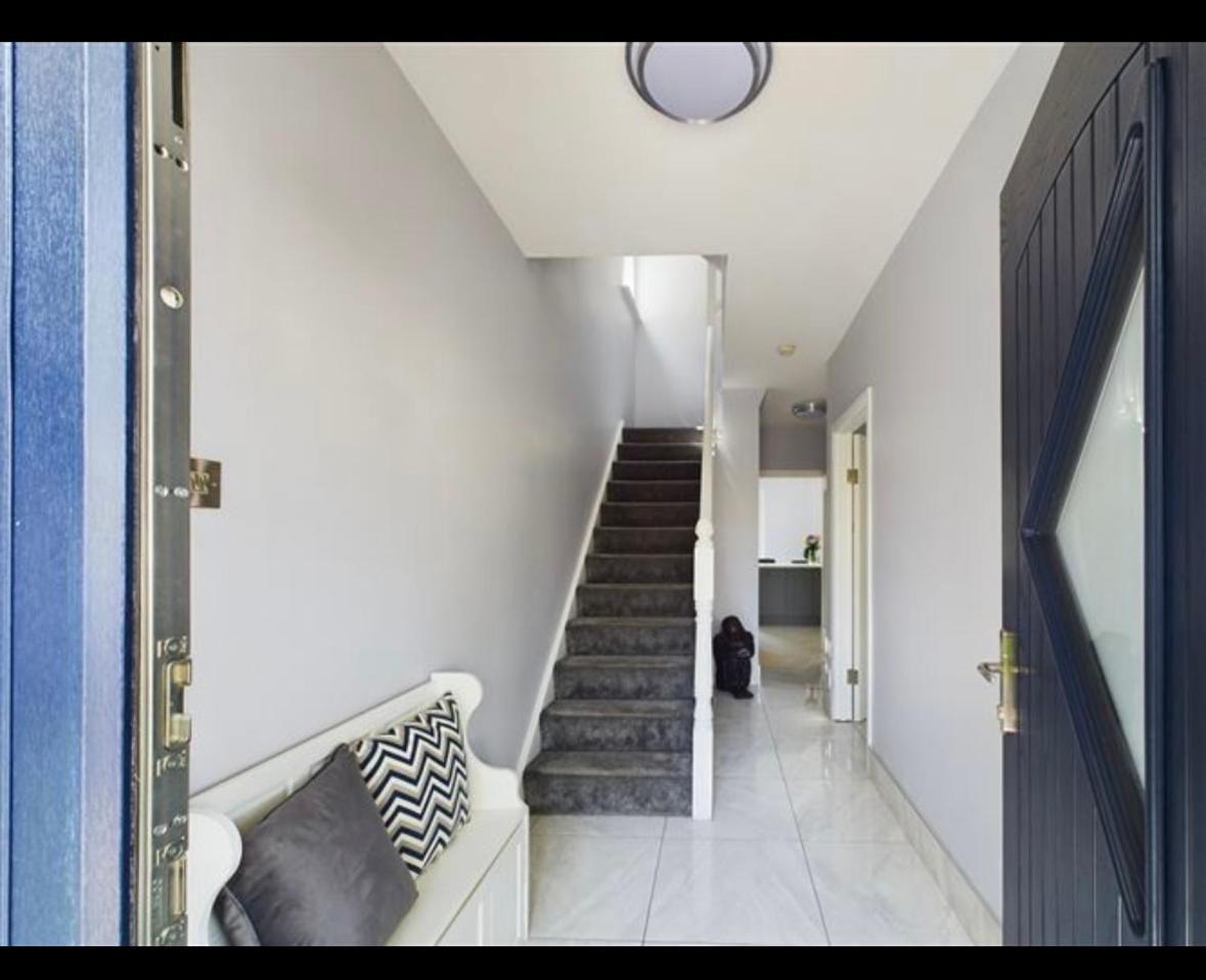 Deluxe Dwelling - 15 Mins From Cork City/Airport Διαμέρισμα Εξωτερικό φωτογραφία